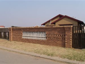 2 Bedroom House in Kwa Thema