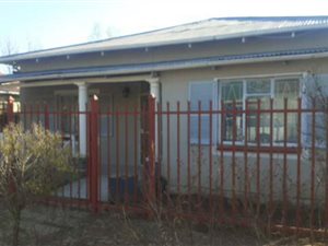 2 Bed House in Trompsburg