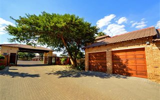 3 Bedroom Townhouse in Ruimsig