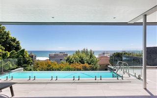 3 Bedroom Apartment in Bantry Bay