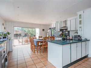4 Bed House in Sunnyridge