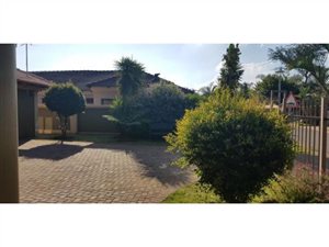 5 Bed House in Parkhaven