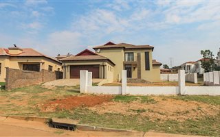 5 Bedroom House in Amandasig