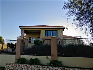 4 Bed House in Aqua Vista