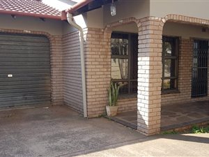 3 Bed Townhouse in Montclair