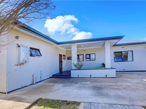6 Bed House in George Central