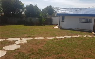 Bachelor apartment in Krugersdorp North