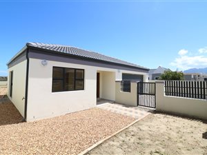 3 Bed House in Fairview Golf Estate