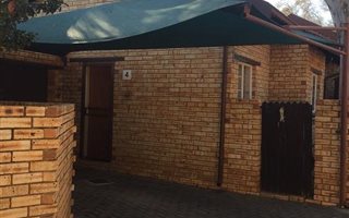 2 Bedroom House in Safari Gardens
