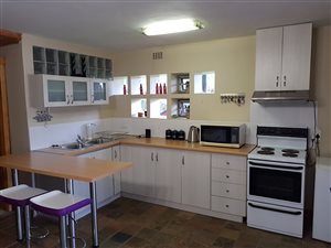 1 Bedroom Garden Cottage in Zeekoevlei