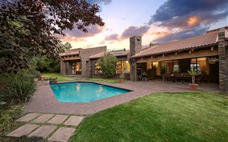 5 Bedroom House in Fourways Gardens