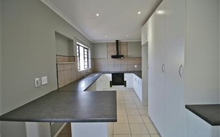 3 Bedroom House in Bothasig