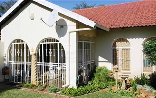 2 Bedroom Apartment in Mookgophong (Naboomspruit)