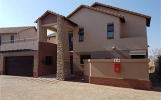 3 Bedroom Duplex in Ebotse Estate