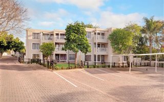 2 Bedroom Apartment in Riepen Park