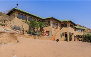 3 Bedroom House in Ninapark