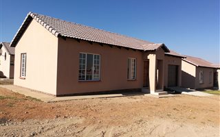 3 Bedroom House in Tasbet Park
