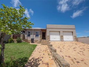 3 Bed House in Somerset West Central