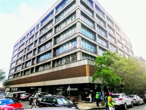 Bachelor apartment in Maboneng