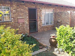 2 Bed Townhouse in Wierda Glen