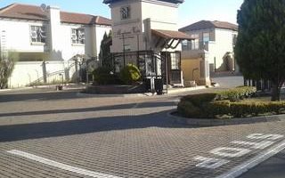 3 Bedroom Townhouse in Magalieskruin