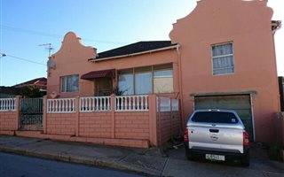 6 Bedroom House in Sidwell