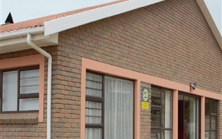 2 Bedroom Flat in Hartenbos Heuwels