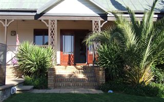 4 Bedroom House in Protea Valley