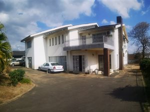 8 Bed House in Mountain Rise
