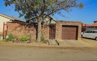 2 Bedroom House in Eersterust