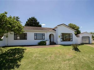 3 Bed House in Kenton-on-Sea