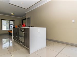3 Bed Apartment in Carlswald North Estate
