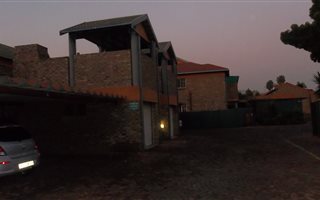 2 Bedroom Simplex in Gezina