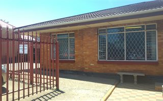 125 m² Commercial space in Alberton
