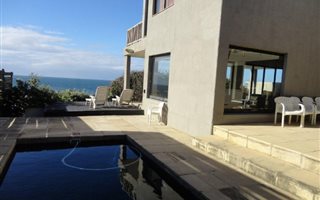 5 Bedroom House in Tinley Manor and surrounds