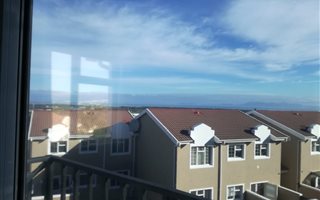 2 Bedroom Apartment in Somerset West Central