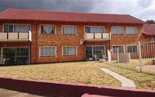 Bachelor apartment in Stilfontein
