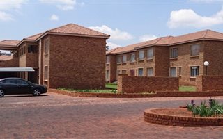 2 Bedroom Apartment in Krugersrus