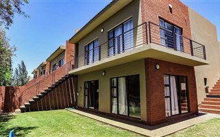 2 Bedroom Townhouse in Arboretum