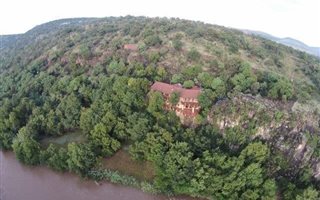4 Bedroom House in Skeerpoort