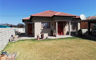 3 Bedroom Townhouse in Modimolle