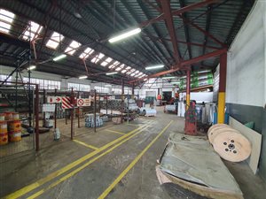 2000 m² Industrial space in Jacobs