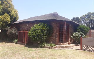 1 Bedroom Garden Cottage in Fairleads