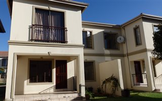 3 Bedroom Duplex in Bramley View