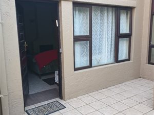 1 Bed Garden Cottage in Highlands North