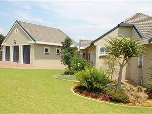 3 Bedroom House in Rietvlei Heights Country Estate
