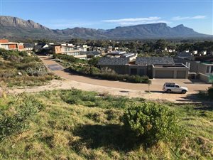1692 m² Land available in Stonehurst Mountain Estate