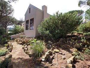2 Bed House in Sir Lowrys and surrounds