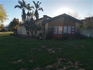 4 Bed House in Van Riebeeck Park