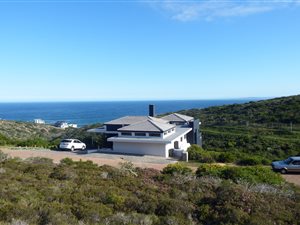 921 m² Land available in Pinnacle Point Golf Estate